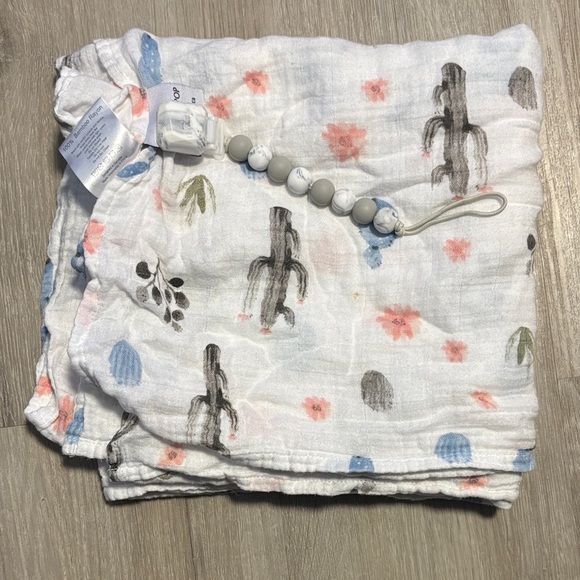 Cactus Print Baby Blanket with Pacifier Clip - Picture 1 of 2